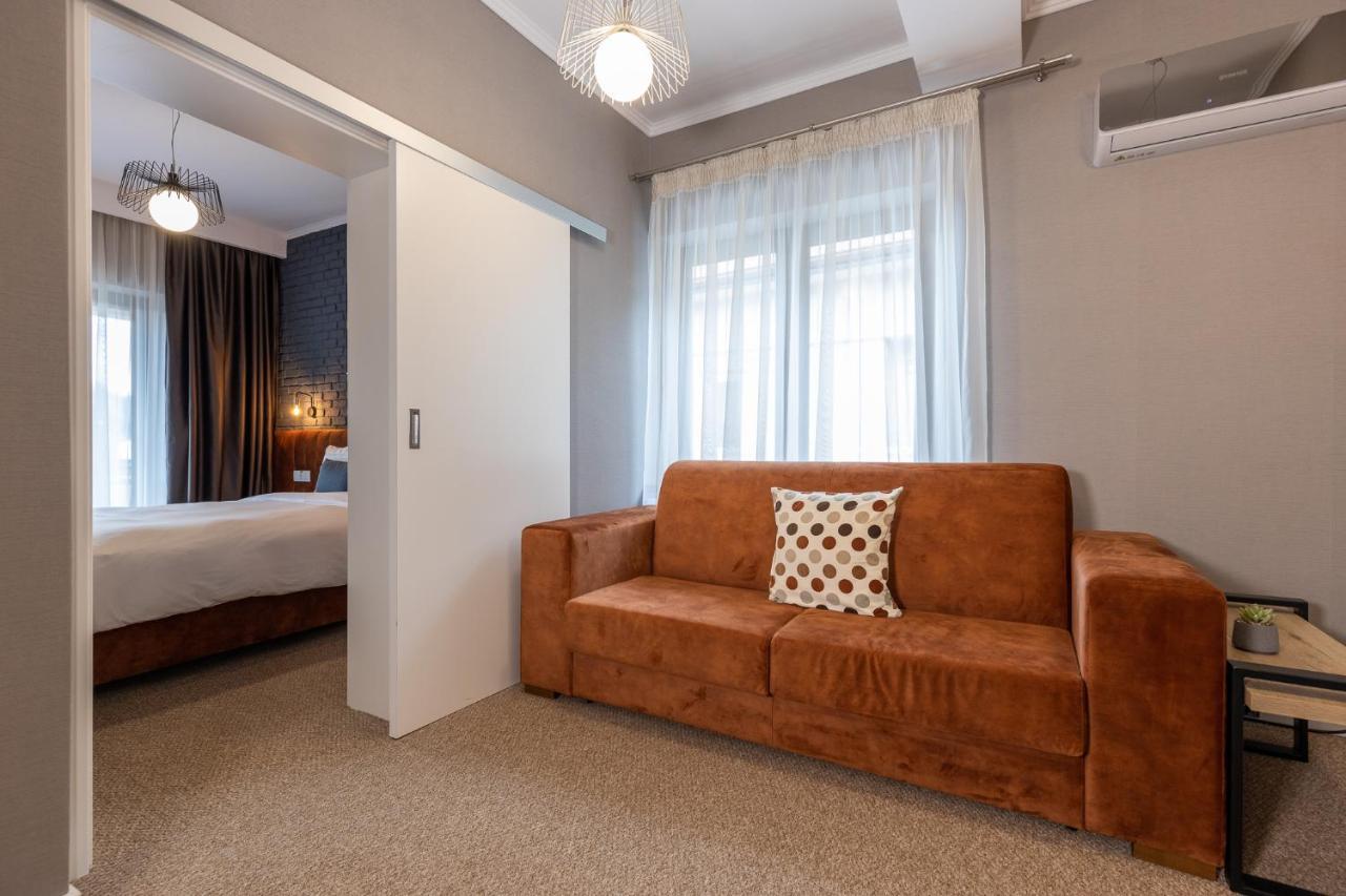 Upperhouse Suites & More Brasov Exterior photo