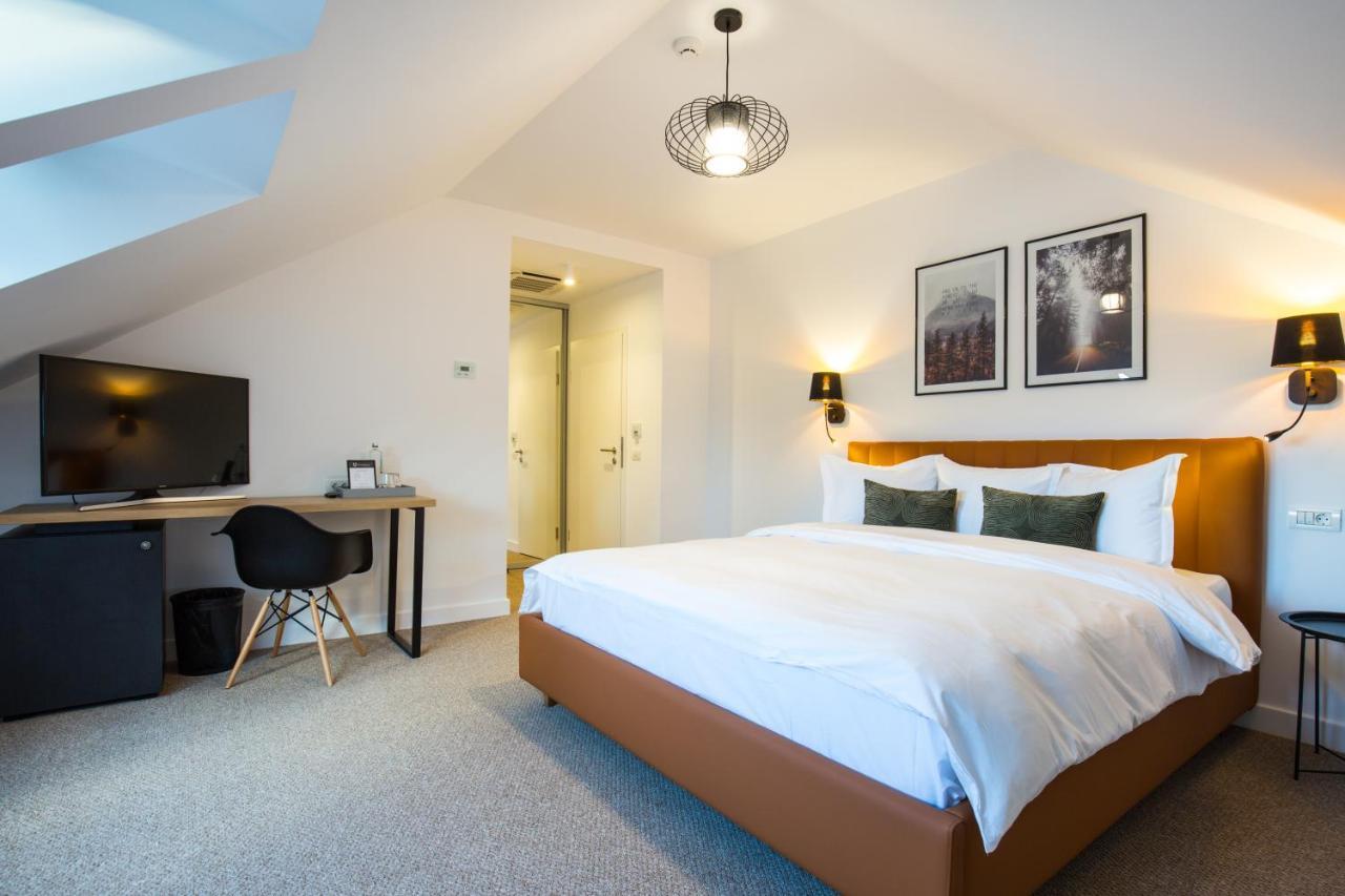 Upperhouse Suites & More Brasov Exterior photo