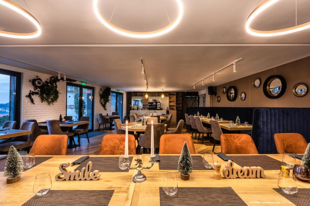 Upperhouse Suites & More Brasov Exterior photo